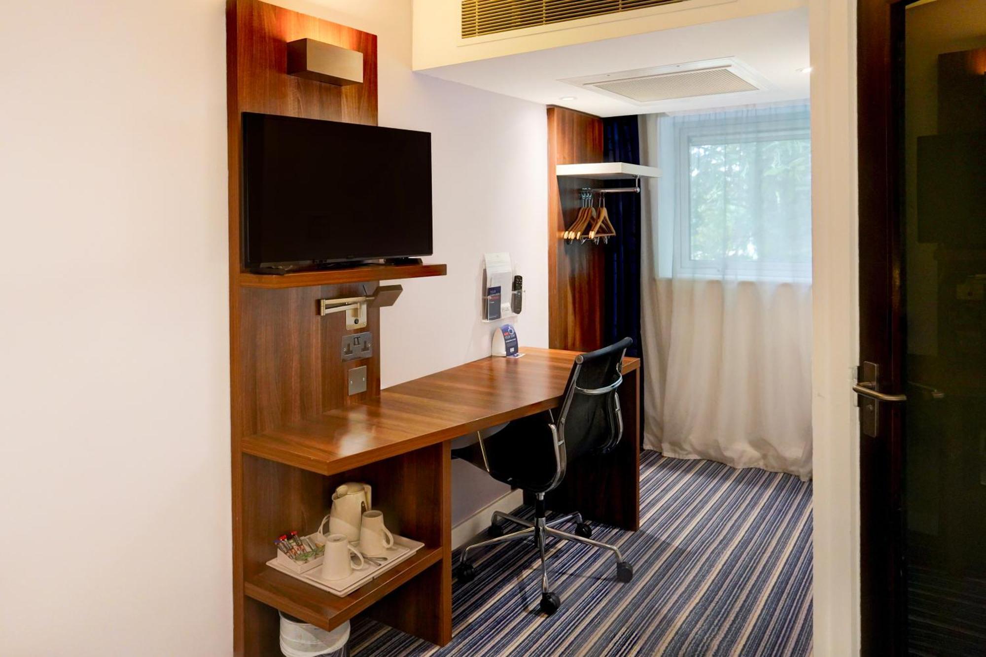 Belvilla Crewe City Centre Hotel Lifestyle Exterior photo